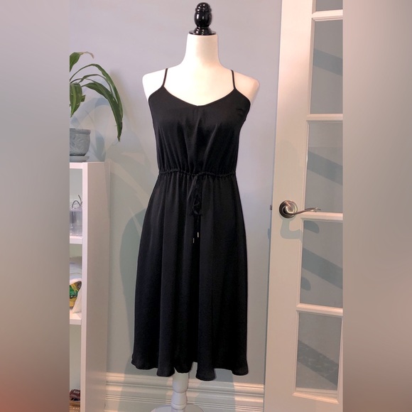 BR Silky LBD (fits like 4P) - Picture 1 of 4